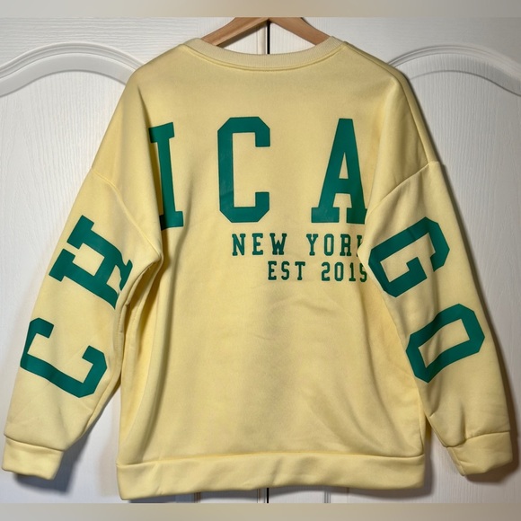 CHICAGO | Crew Neck Sweatshirt | Women's Medium (M) - Picture 1 of 7
